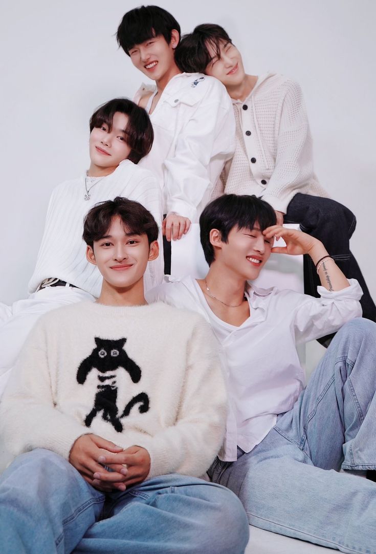 1VERSE official photo