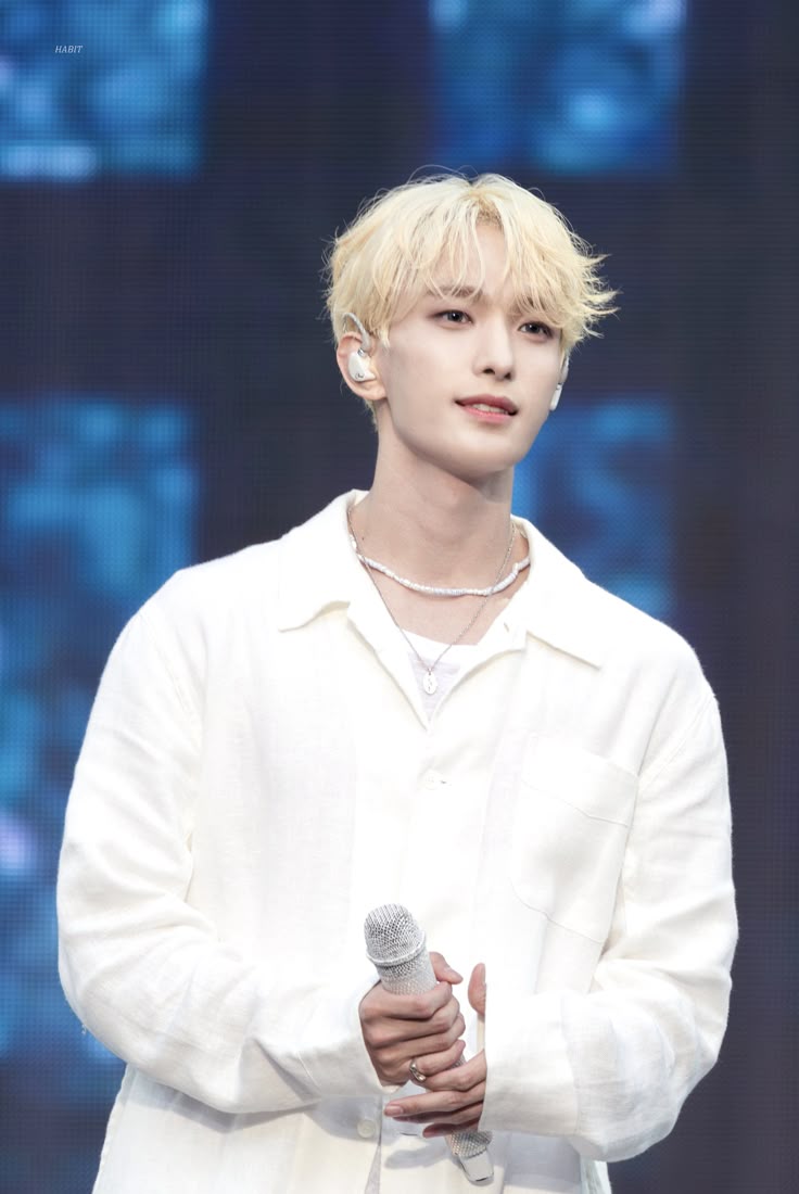 DK (Dokyeom)