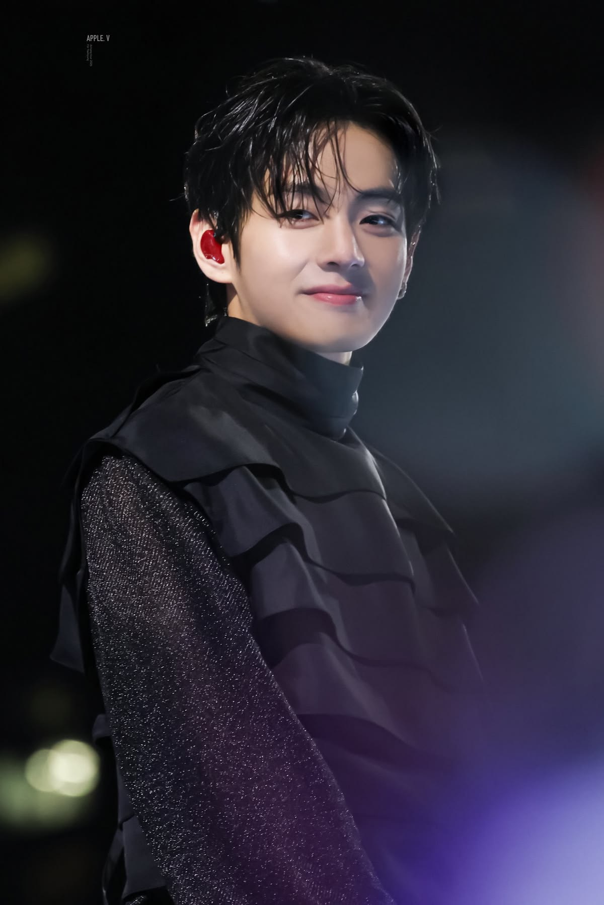 V