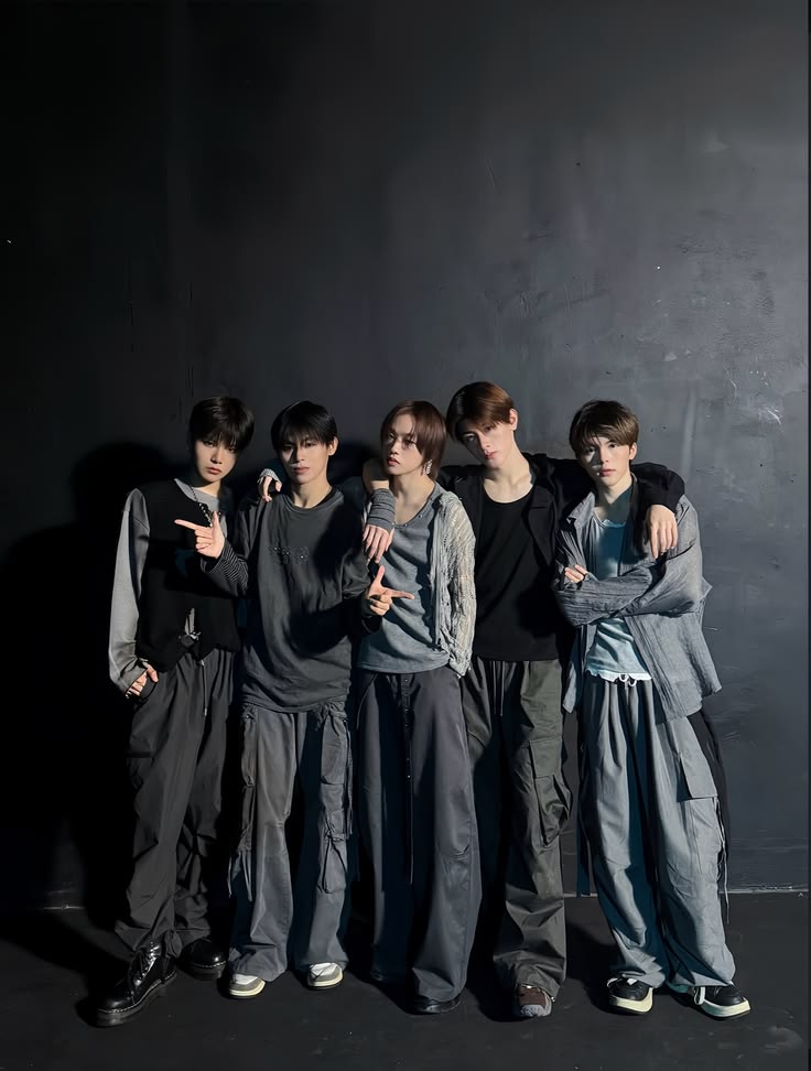 AM8IC official photo