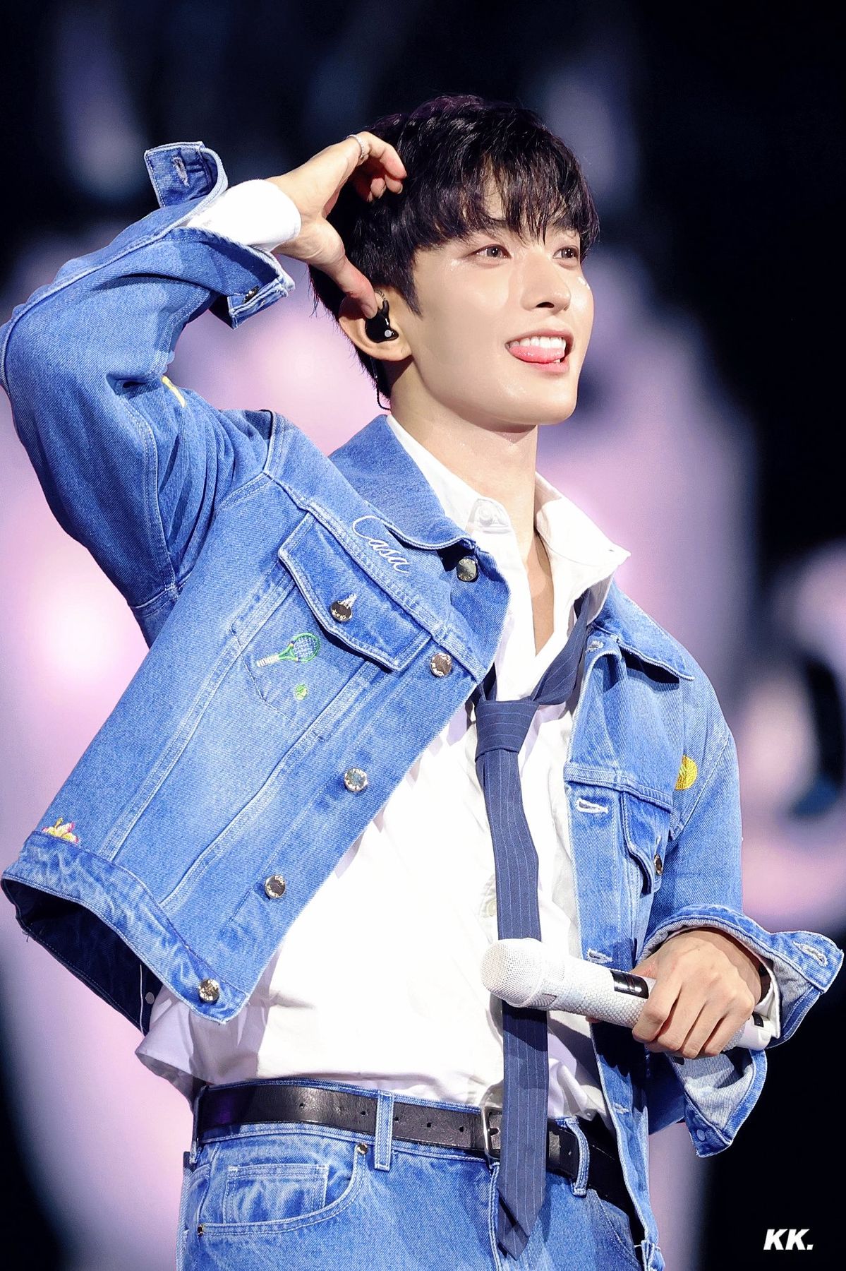 DK (Dokyeom)