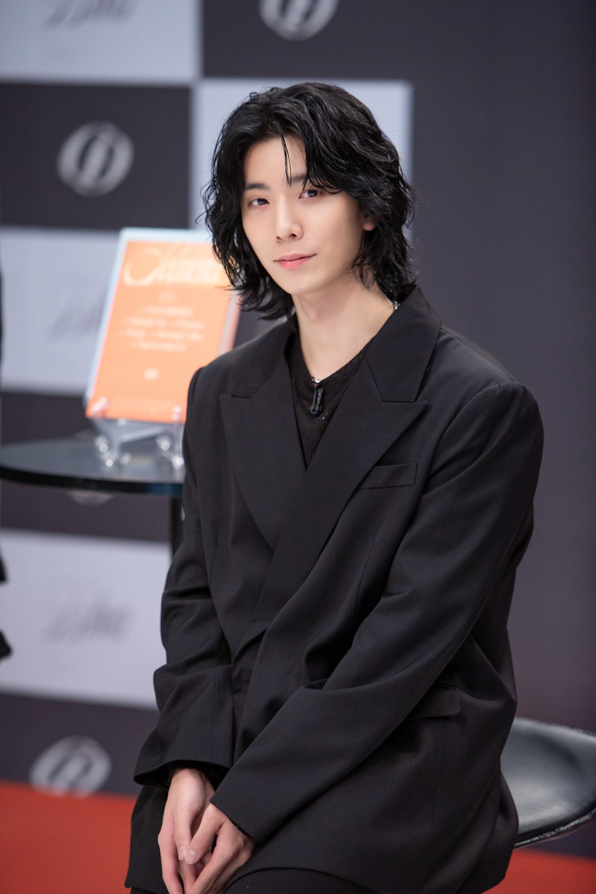 Hwiyoung