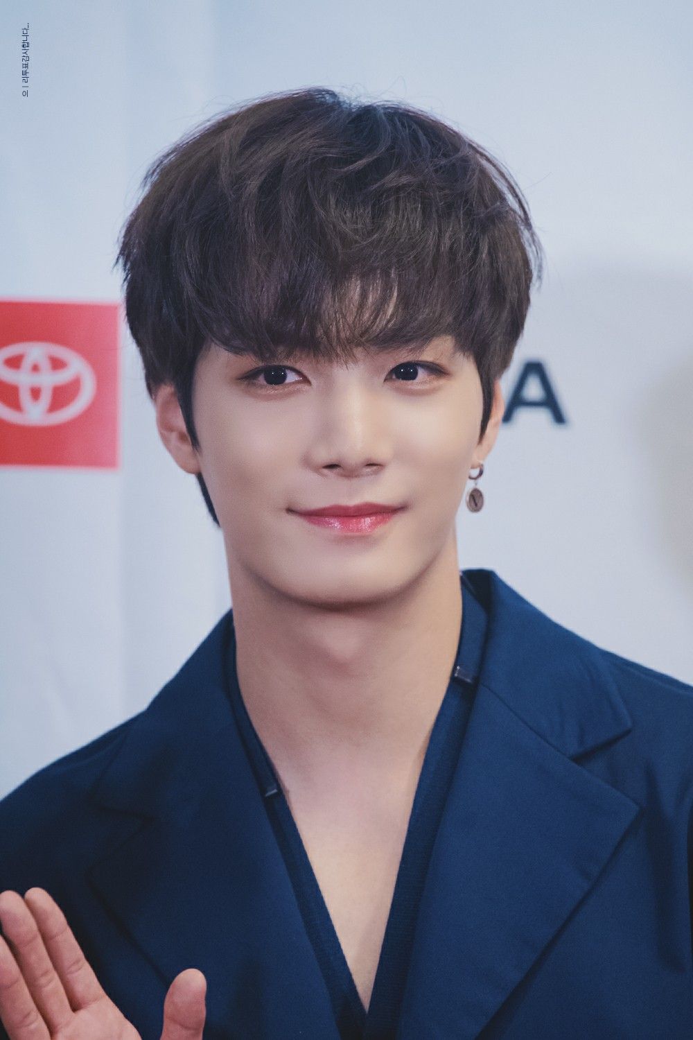 JR