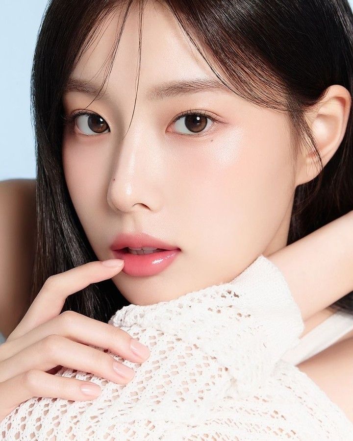 Kang Hyewon